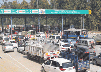 बड़ी खबर : आज से टोल प्लाजा से गुजरना हुआ और महंगा, टोल टैक्स में 10% तक की वृद्धि