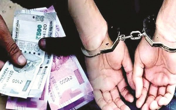 ब्रेकिंग : खनन विभाग का इंस्पेक्टर रिश्वत लेते रंगे हाथों गिरफ्तार