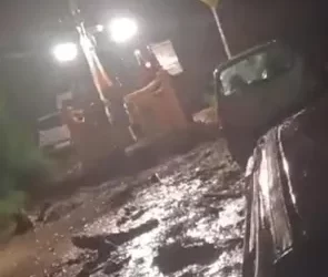 जल प्रलय : होटल बहने से पति-पत्नी की मौत और एक लापता, घनसाली-तिलवाड़ा मोटर मार्ग पर पुल बहा