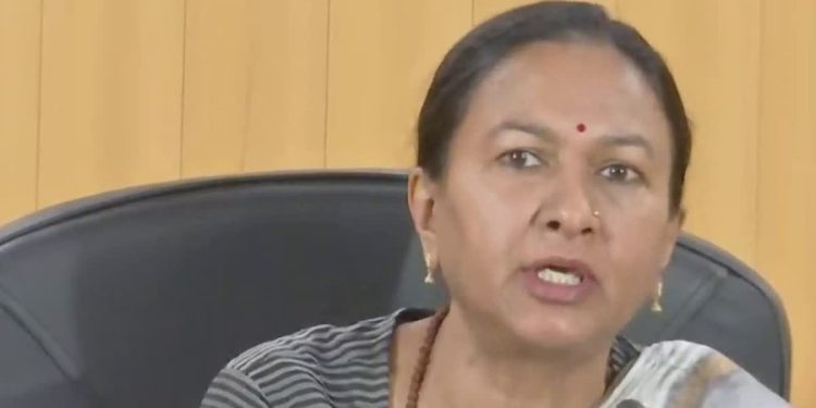 बड़ी खबर : मुख्य सचिव राधा रतूड़ी को तीसरी बार मिला सेवा विस्तार