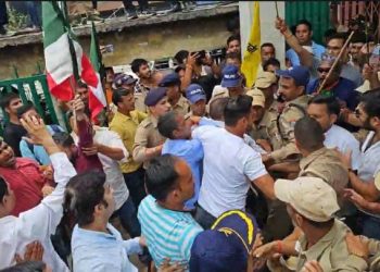 गैरसैण ब्रेकिंग : मूल निवास आंदोलन का राजनीतिकरण करने पर तुली यूकेडी, हुई झड़प