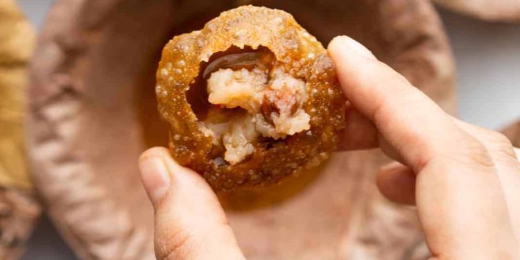 साजिश : पारा मिला गोलगप्पा खिलाकर पत्नी को मारने की कोशिश , गलती से साली ने खा लिया