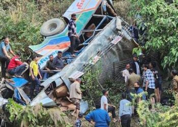 अल्मोड़ा बस हादसा : बस हादसे मे आरटीओ के बाद पीडब्लूडी के अफसरों पर लटकी तलवार