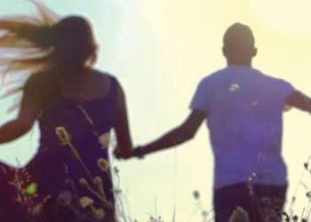 शर्मनाक :  प्यार का बुखार, तीन बच्चों की मां प्रेमी संग फरार