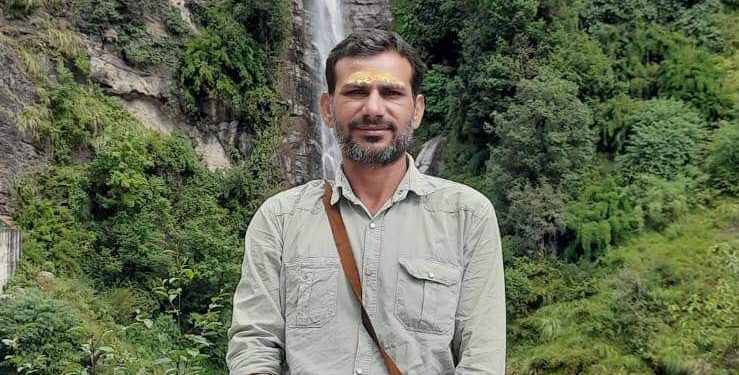 बड़ी खबर : 65 दिन बाद मिली आंदोलनकारी अरविंद हटवाल को जमानत, स्वागत में खड़े लोग