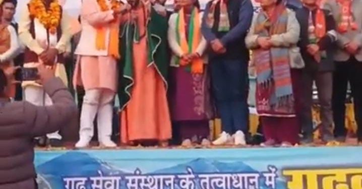 क्यों रो पड़ा मंगलेश डंगवाल : किसने दी जान से मारने की धमकी!