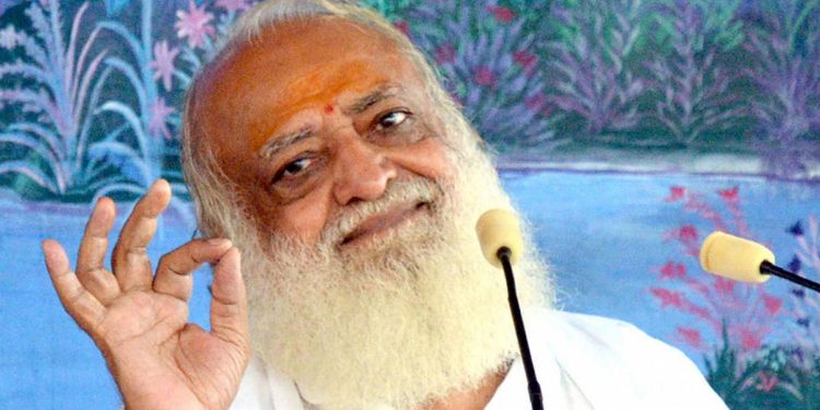 आसाराम का झांसा : जमानत पर आए अड्डे पर और कानून को दिखाया ठेंगा