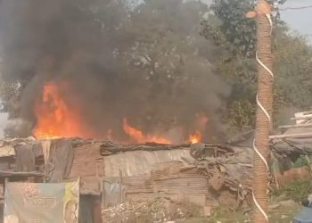 दुखद : भीषण अग्निकांड, कोई बेघर तो कोई बेरोजगार