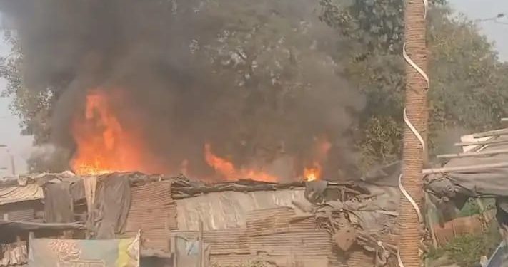 दुखद : भीषण अग्निकांड, कोई बेघर तो कोई बेरोजगार