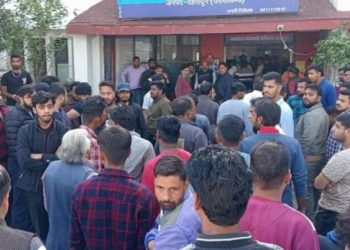 ऋषिकेश : बाइक शोरूम मालिक और पार्षद के बीच पार्किंग को लेकर मारपीट, शोरूम में तोड़फोड़