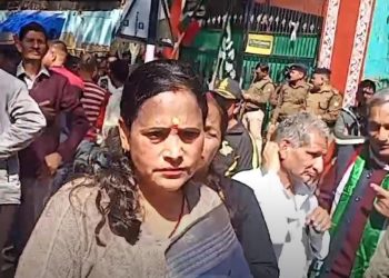 आक्रोश : मंत्री प्रेमचंद अग्रवाल की बर्खास्तगी की मांग को लेकर राष्ट्रवादी रीजनल पार्टी का सीएम आवास कूच