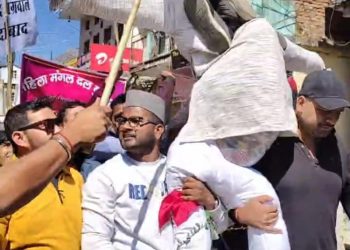 आक्रोश : प्रेमचंद अग्रवाल के खिलाफ गैरसैंण मैं उमड़ा जन सैलाब, जमकर नारेबाजी और पुतला दहन