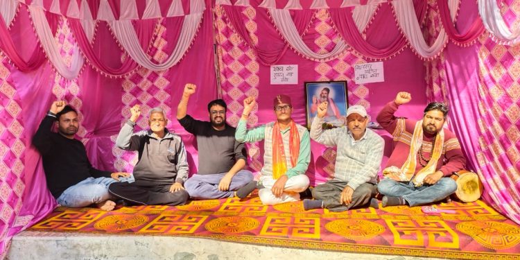 बड़ी खबर : भ्रष्ट आबकारी अधिकारी के के खिलाफ युवाओं ने खोला मोर्चा