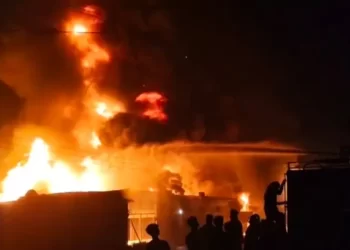 हरिद्वार : देर रात केमिकल फैक्ट्री में भीषण आग लगी, तीन लोग लापता