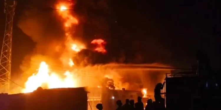 हरिद्वार : देर रात केमिकल फैक्ट्री में भीषण आग लगी, तीन लोग लापता