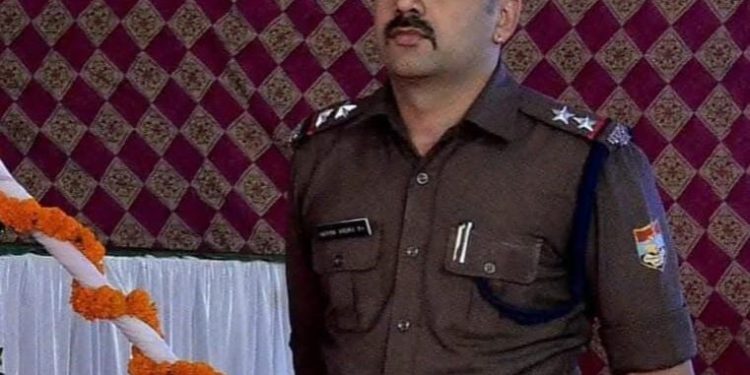 बड़ी खबर : अपर सचिव से अभद्रता करने वाला दरोगा पहले लाइन हाजिर और अब निलंबित