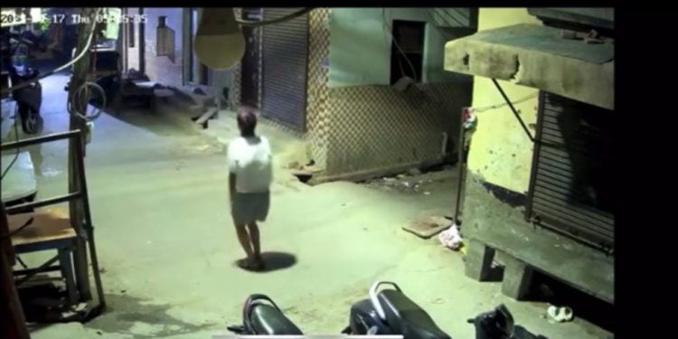 वीडियो : दिल्ली में व्यायाम के दौरान उत्तराखंड के युवक की हार्ट अटैक से मौत, परिवार में शोक