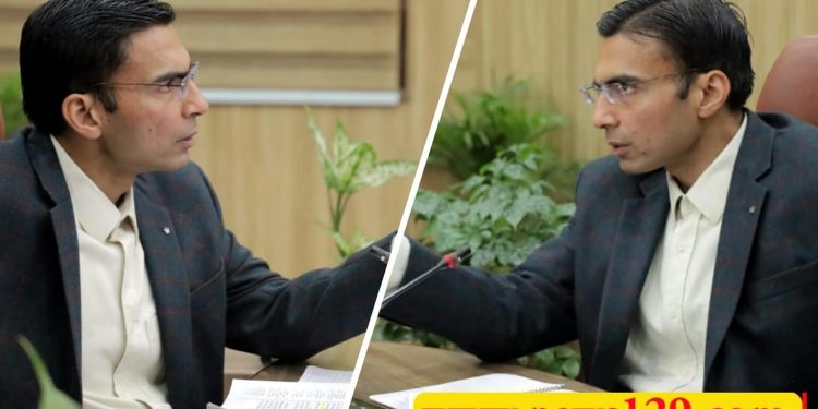 एक्शन : डीएम ने घटाई नीजी स्कूलों की फीस, वरना होगा मुकदमा दर्ज