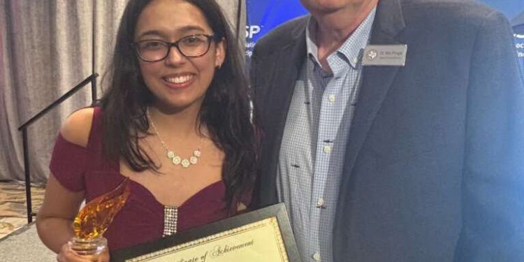 गुड न्यूज : उत्तराखंड के टनकपुर की बेटी को अमेरिका में 25000 डॉलर की मिली छात्रवृत्ति