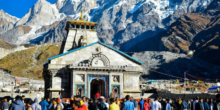 चारधाम यात्रा : मंदिर समिति का एडवांस दल केदारनाथ रवाना 