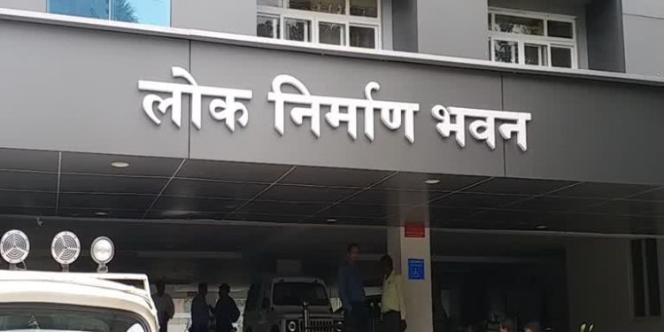 पीडब्ल्यूडी कार्यालय : गायब हुई फाइल, अब देवी देवताओं के भरोसे