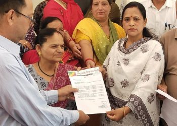 रीजनल पार्टी ने किया नगर निगम का घेराव, चला हाई वोल्टेज ड्रामा