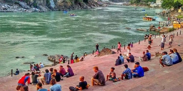 दुखद : गंगा में नहाते वक्त डूबीं 3 बच्चियां, दो मासूमों की मौत