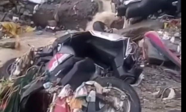 रूद्रप्रयाग : तेज बारिश मे बह गए दर्जन भर दुपहिया वाहन