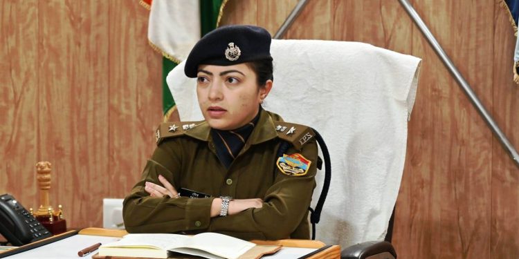 बड़ी खबर : इस महिला आईपीएस ने दिया पद से इस्तीफा, एसपी विजिलेंस रहते हुए रिश्वत लेने वाले दरोगा को किया था गिरफ्तार