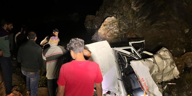 हादसा : बोलेरो वाहन दुर्घटनाग्रस्त, महिला की मौत दो गंभीर