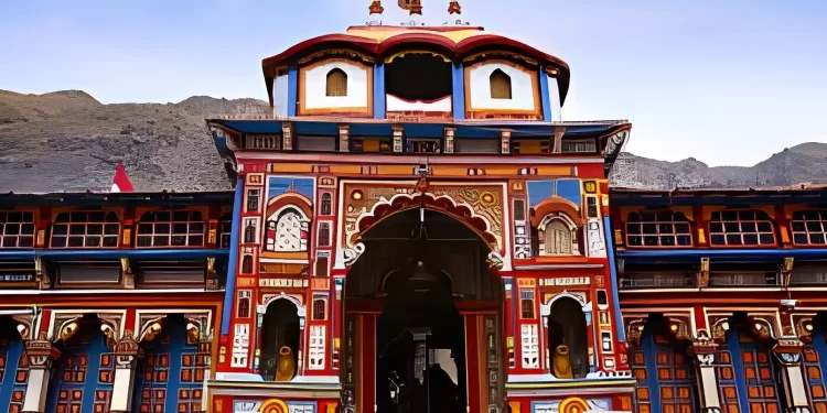 चारधाम यात्रा : भगवान बद्रीनाथ के खुले कपाट