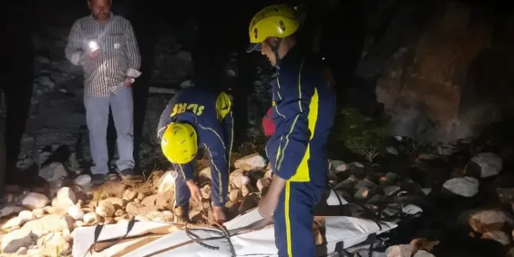 हादसा : देर रात पिकअप वाहन हुआ दुर्घटनाग्रस्त, दो की मौत