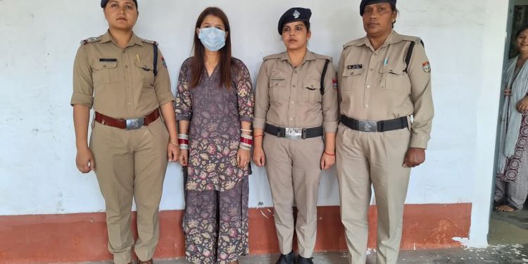 गजब की लुटेरी दुल्हन गिरफ्तार : कभी बनी वकील तो कभी ठेकेदार, अविवाहित युवक थे शिकार