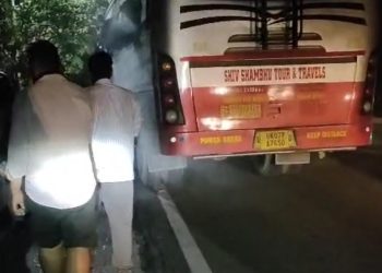 वीडियो : चलती बस में लगी अचानक से आग, पुलिस का सराहनीय बचाव कार्य