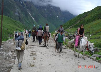 बिग ब्रेकिंग : बारिश के चलते चार धाम यात्रा पर रोक, जो जहां हैं वहीं ठहरे