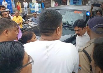 घमासान : ऋषिकेश मेयर मुर्दाबाद के लगे नारे, बैरंग भाग रहे थे नेताजी जनता ने घेर दिया