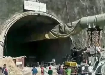 पिथौरागढ़ : भूस्खलन से एनएचपीसी टनल का मुहाना बंद, 11 लोग फंसे