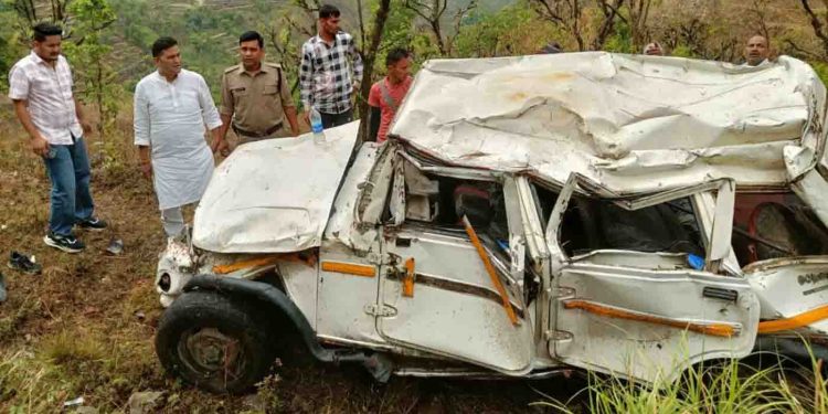 दुर्घटना : बोलेरो सवार यात्री गंभीर घायल, वाहन हुआ दुर्घटनाग्रस्त