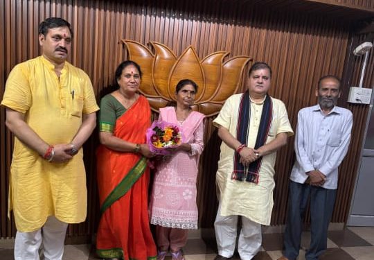 रूद्रप्रयाग : निर्दलीय जिला पंचायत सदस्य विमला देवी भाजपा मे शामिल, भाजपा को मिलता दिख रहा बहुमत