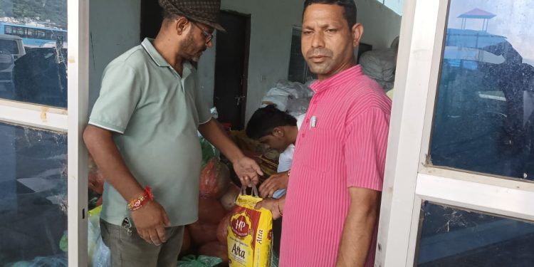 संवेदना : राष्ट्रवादी रीजनल पार्टी ने पहुंचाई राहत सामग्री, आपदा पीड़ितों ने जताया आभार