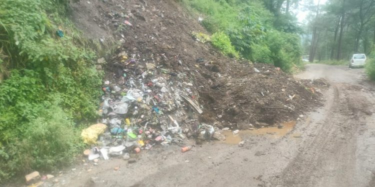 जखोली : मयाली-तिलबाड़ा मोटर मार्ग खतरे की जद में, पीडब्ल्यूडी मौन तो सुने कौन!