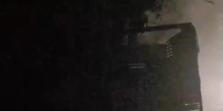 वीडियो : ऋषिकेश सात मोड़ के पास चलते वाहन मे लगी आग, चालक ने कूदकर बचाई जान