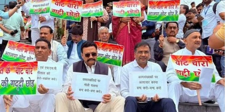 गैरसैंण विधानसभा सत्र : विपक्ष ने दिया पूरी रात धरना, एसएसपी और डीएम को निलंबित करने की मांग