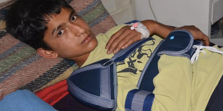 जल प्रलय : पौंसारी में पांच लोग मलबे में दबे, दो शव बरामद