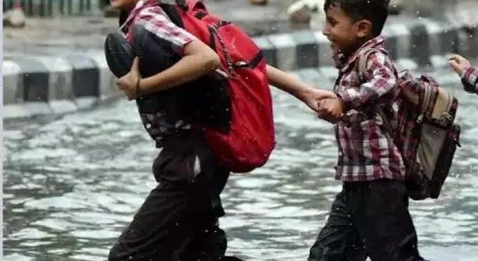मौसम अपडेट : आज भारी बारिश का रेड अलर्ट जारी, प्रदेश के सभी स्कूल रहेंगे बंद