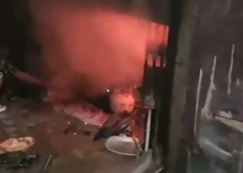 दुखद : यहां कपड़े की दुकान में लगी आग, लाखों का सामान राख