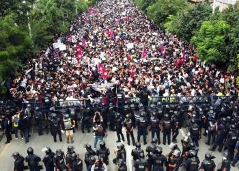 नेपाल में बवाल : राष्ट्रपति भवन पर ‘डुटियालों’ का कब्जा, नेपाल प्रधानमंत्री दुबई भागने की फिराक में