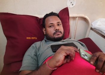 रुद्रप्रयाग : पहाड़ में सनसनी, टीचर ने किया दो सभासदों पर चाकू से हमला