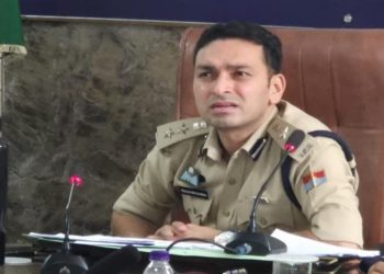 एक्शन में एसएसपी : दो पुलिसकर्मियों को किया सस्पेंड, एक को लाइन हाजिर