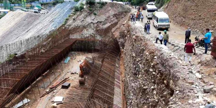 बड़ी खबर : प्रोजेक्ट मैनेजर और इंजीनियर को साड़े 4 साल की कैद, तीन साल पहले निर्माणाधीन पुल की शटरिंग गिरने से हुई थी दो मजदूरों की मौत